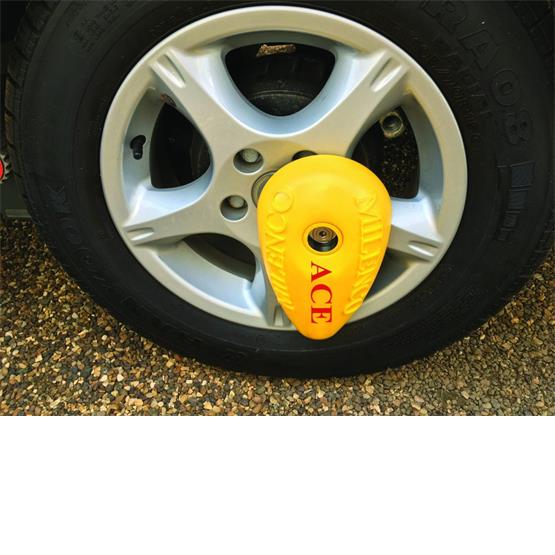 Milenco Ace Wheel Lock image 2
