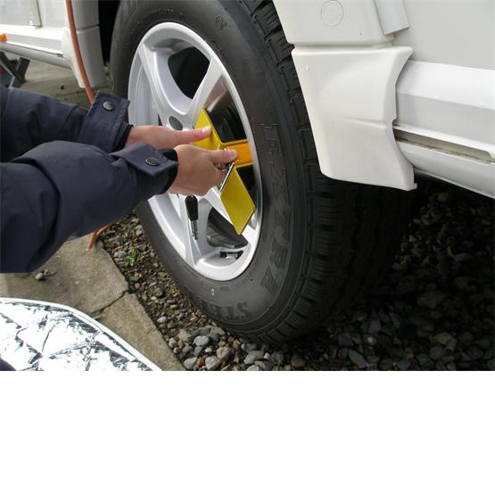 Milenco Compact C Wheel Clamp image 4