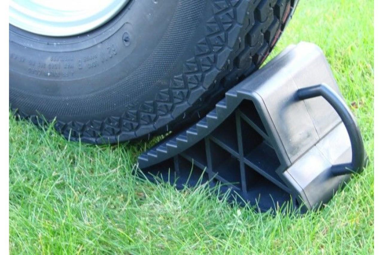Maypole Caravan Wheel Chock Grip Mats and Chocks