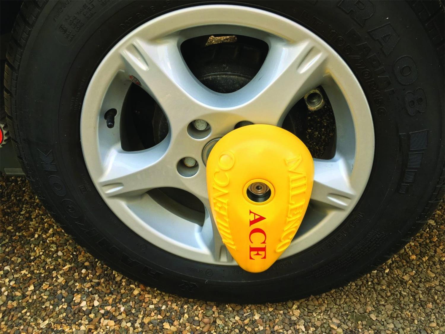 Milenco Ace Wheel Lock Milenco Code 1236 Wheelclamps