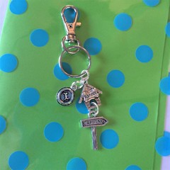 Camping keyring with top dog kennel and dog bowl Key ring great christmas/ birthday gift