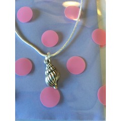 Beautiful shell necklace 61cm