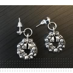 FESTIVE WREATH EARRINGS