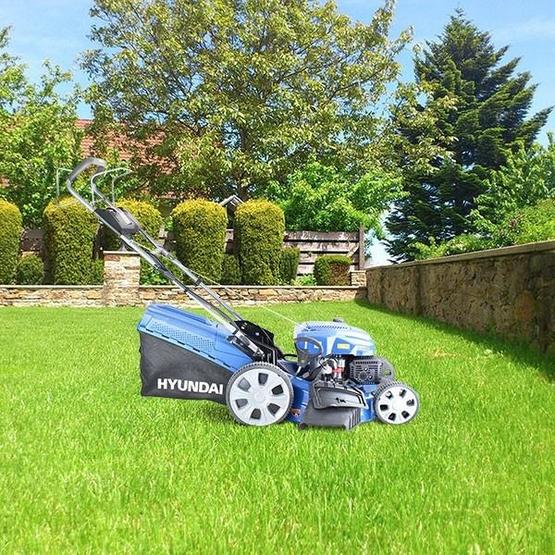 Hyundai HYM530SPE Self-Propelled Petrol Lawn Mower, (rear wheel drive), 21”/530mm Cut Width, Electric (push button) Start With Pull-Cord Back -Up image 20