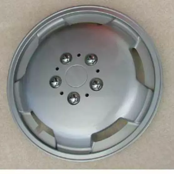 Milenco 15" Silver wheel trim for motorhome image 1