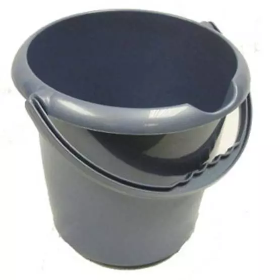 Bucket and Spout 5L
