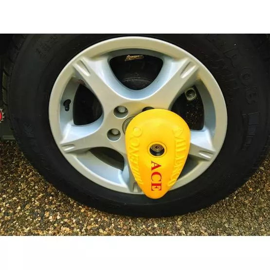 Milenco Ace Wheel Lock image 1