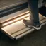 Thule Slide-Out Step G2 - 12V 700 aluminium image 3